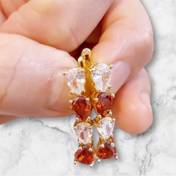 New! Elegant 18K Gold Plated Earrings With Clear and Red Teardrop Stones - Picture 6 of 6